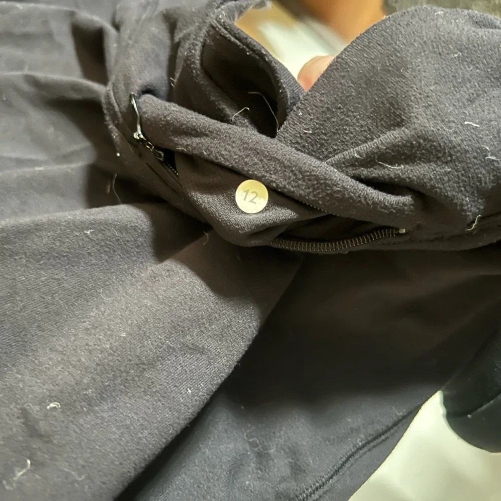 Lululemon • Black Long Sleeve - Picture 5 of 5